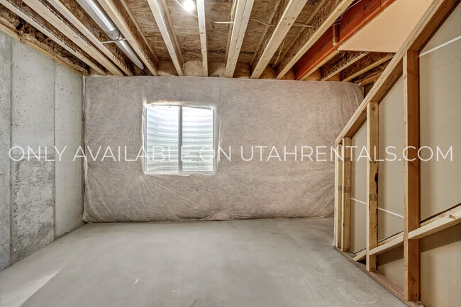 Building Photo - 78 N 300 W St