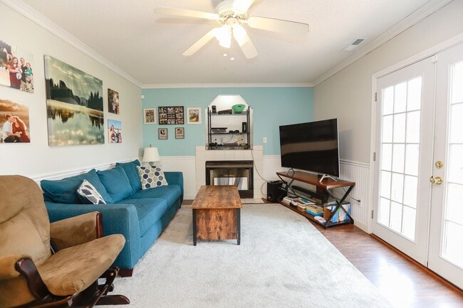 Building Photo - Modern Comfort in a Peaceful Setting – 4BR...