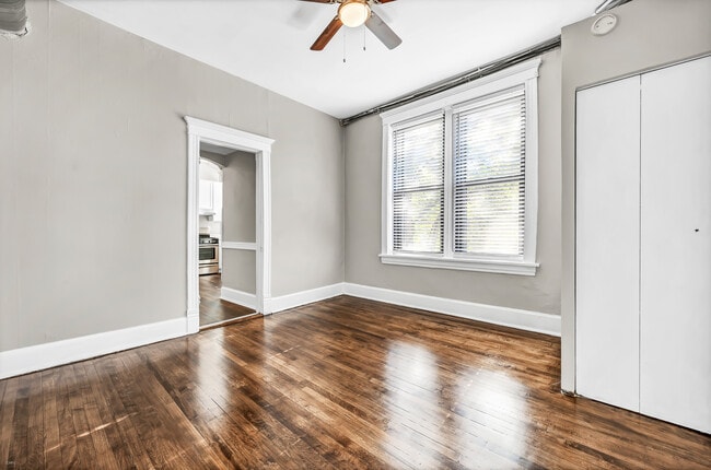 Building Photo - Charleston 2054 W