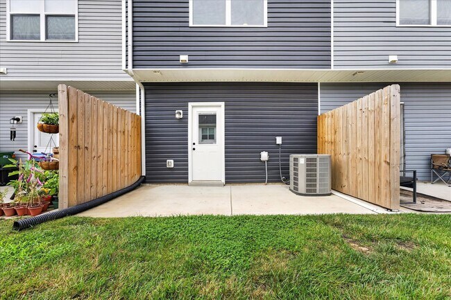 Building Photo - 309 Front Rdg Cir