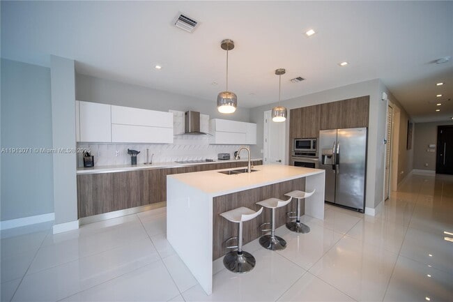 Building Photo - 3651 SW 26th St