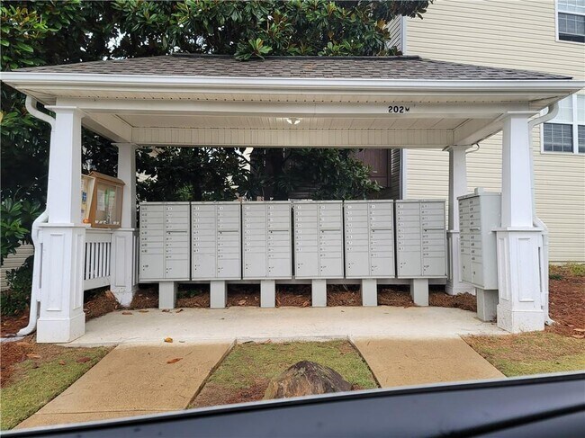 Building Photo - 228 Fox Creek Blvd