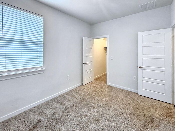 Building Photo - 14005 Lubeck Dr