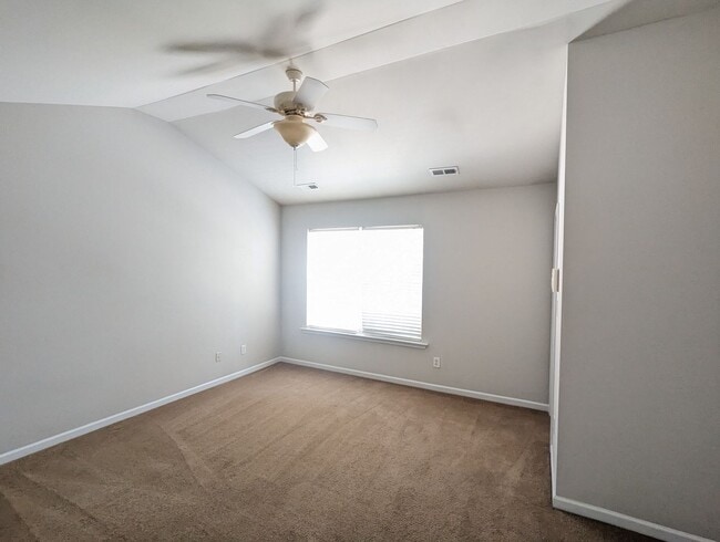 Building Photo - CORNELIUS  2 BEDROOM TOWNHOME