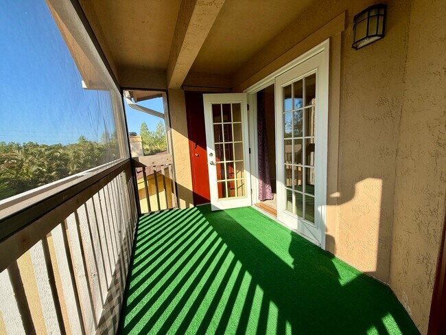 Building Photo - Belleair Village Condo 1/1 Open floor plan