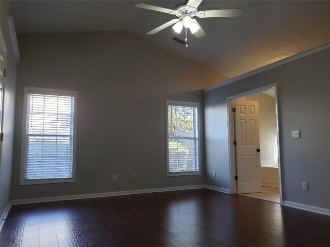 Building Photo - 2667 Leon Murphy Dr