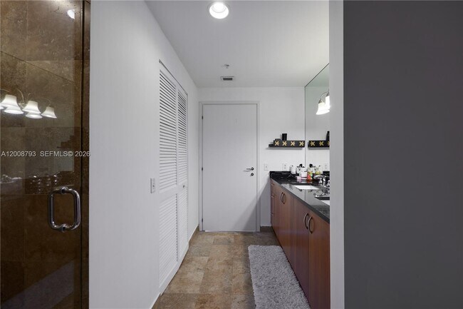 Building Photo - 300 S Biscayne Blvd