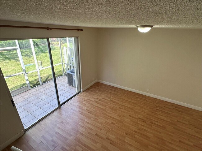 Building Photo - 1350 Sorrento Dr