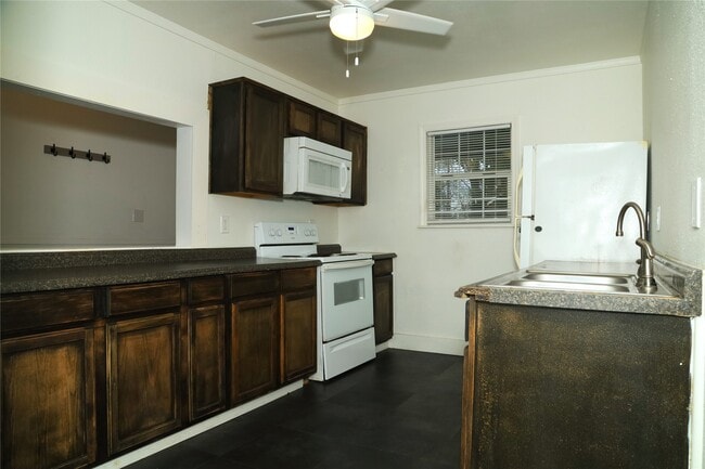 Building Photo - 1129 N Arcola St