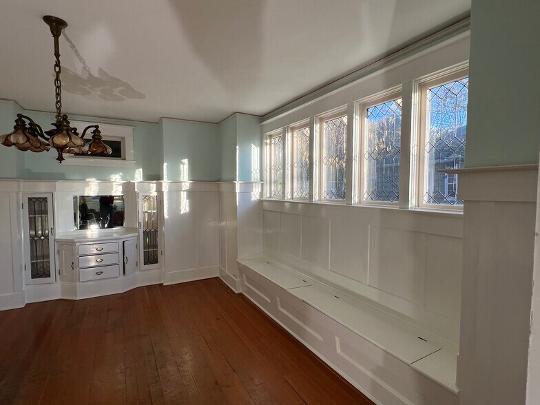 Building Photo - 1402 SE 32nd Ave