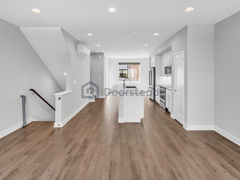 Building Photo - 18755 76th Ave W