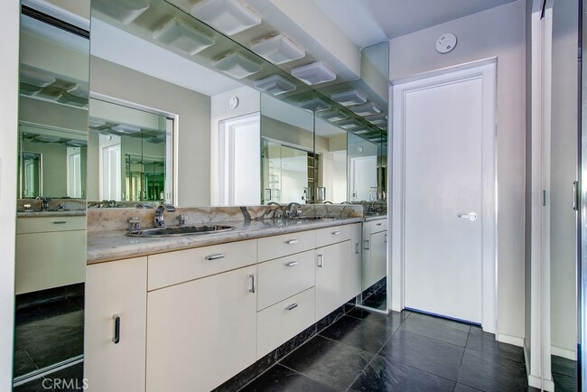 Building Photo - 27780 Inverness-