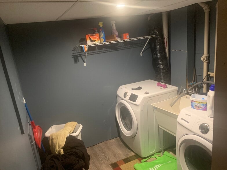 Laundry Room - 1651 Dakota Ave S