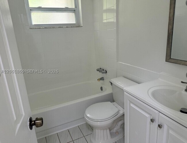 Building Photo - 17630 SW 112th Ave