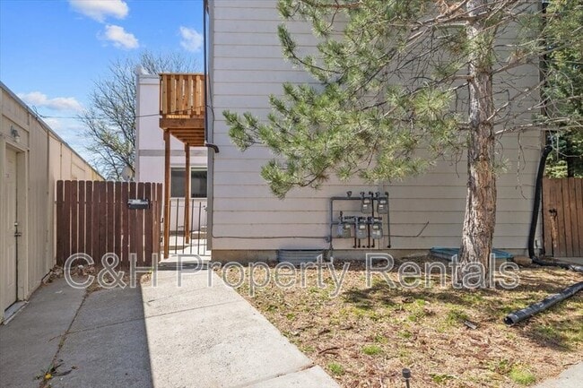 Building Photo - 2252 Avenue C