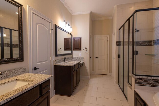 Building Photo - 4855 Bayou St.John