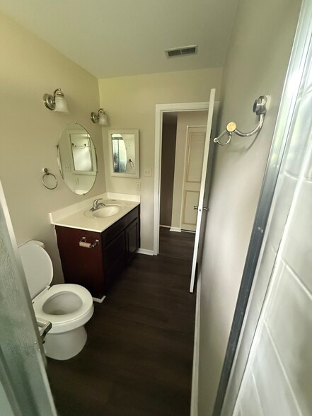 Building Photo - 8281 Sobax Dr