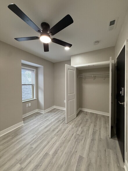 Building Photo - 204 S 41st St