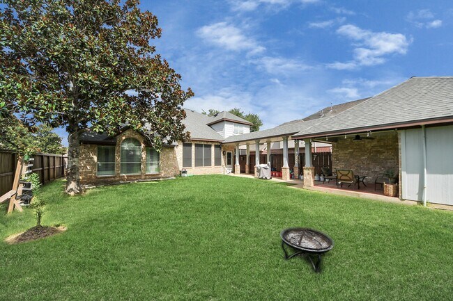 Building Photo - 3715 Hawkins Ct