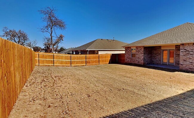 Building Photo - 4301 NE 124th St