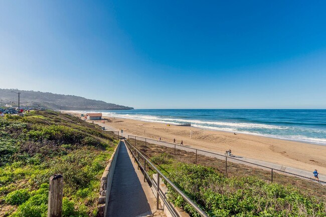 Building Photo - Mathews Avenue