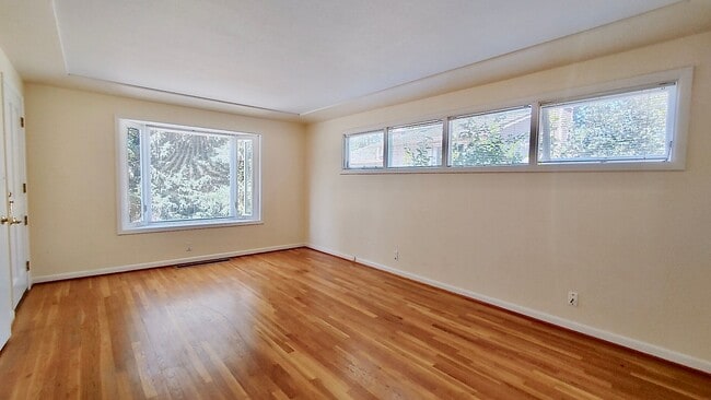 Building Photo - Great One Bedroom Unit Located In Multnoma...