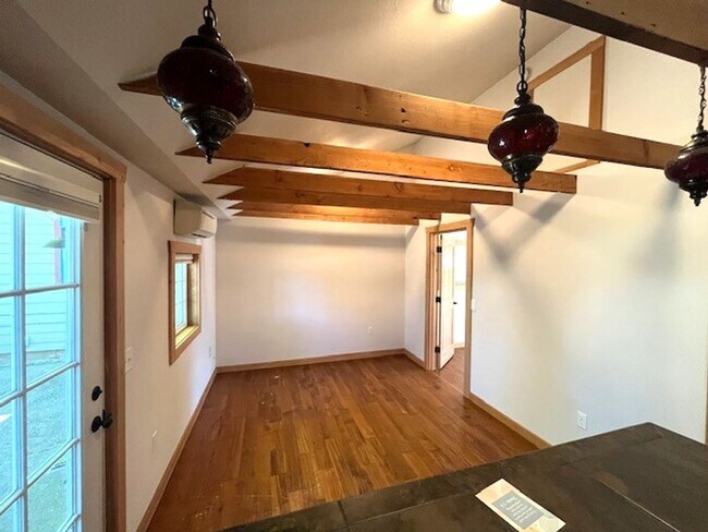 Building Photo - 1 Bedroom 1 Bath McMinnville OR