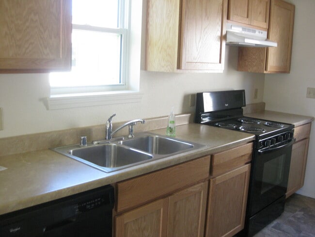 Building Photo - 804 Defoe St