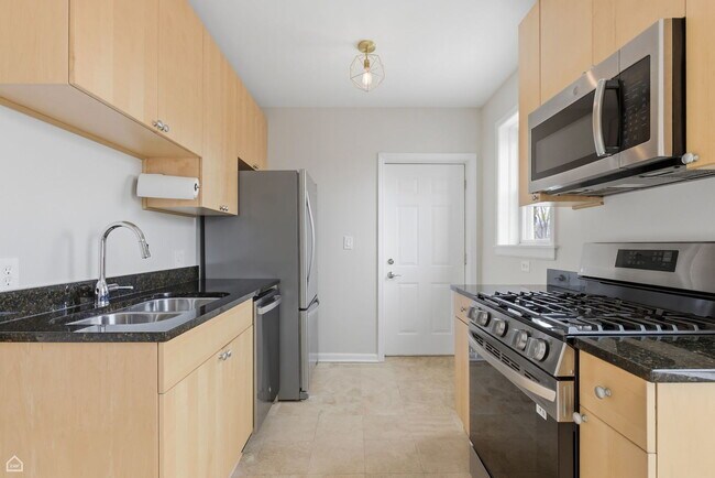 Building Photo - 7318 N Honore St