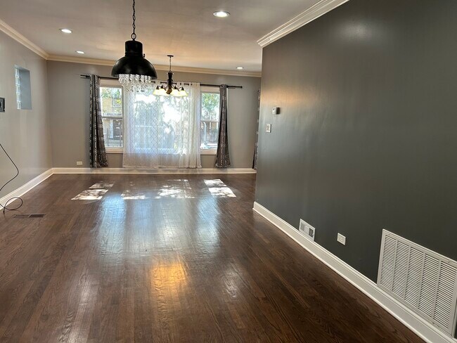 Building Photo - 4858 W Concord Pl