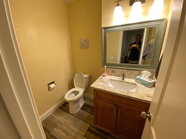 Primary Photo - Seasonal Furnished Rental