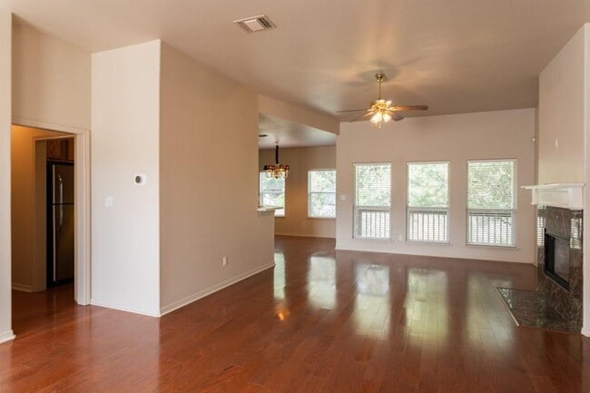Building Photo - 1101 Cimarron Ct