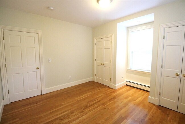 Building Photo - 8 Caldwell Ave