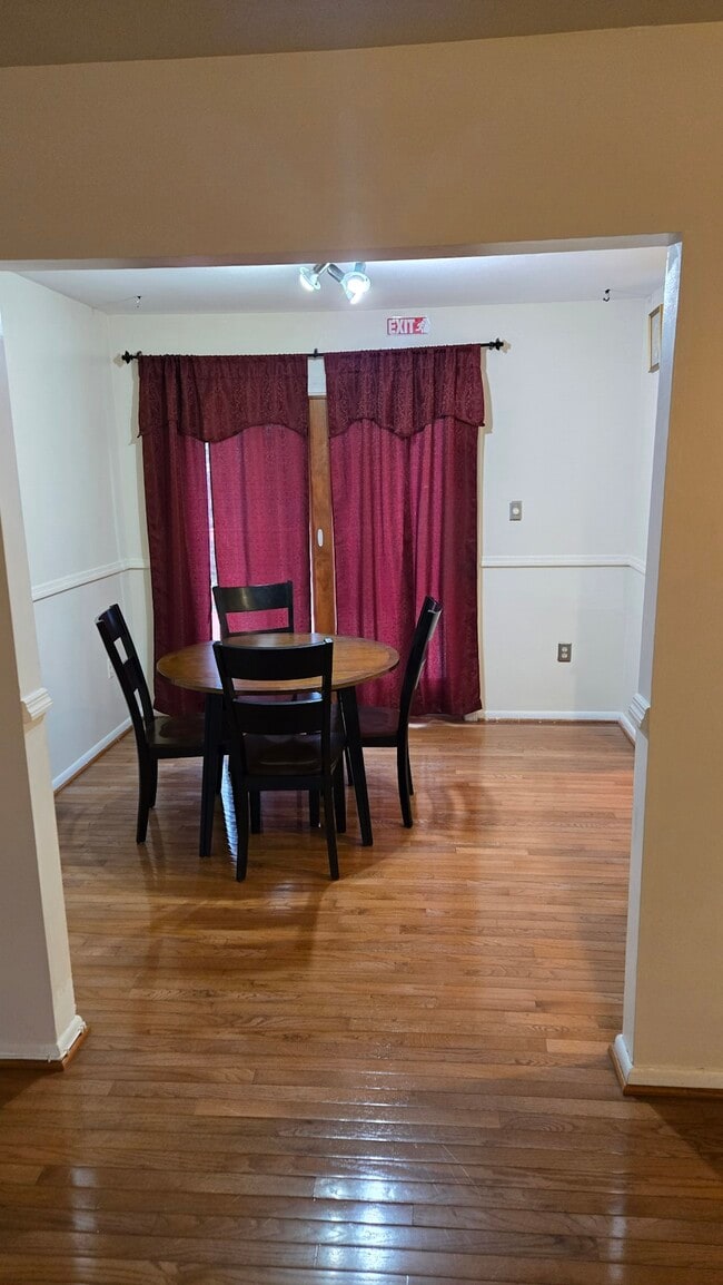 Building Photo - 5941 Plumwood Ln