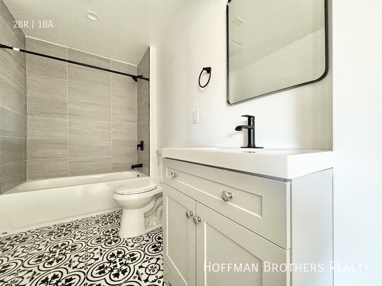 Building Photo - 1411 Mohawk St