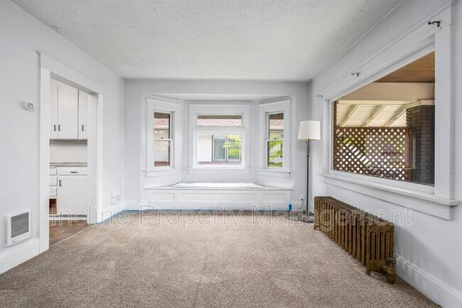 Building Photo - 457 E 100 S St