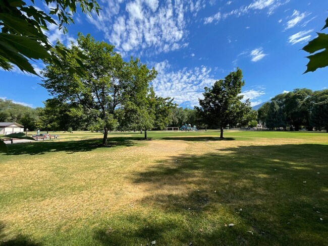 Building Photo - Beautifully Remodeled 2-Bedroom Duplex by Provo River Trail