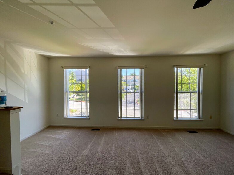 Building Photo - 6111 Silver Arrows Way