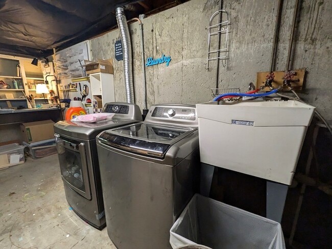 Building Photo - 144 Blanchard Rd