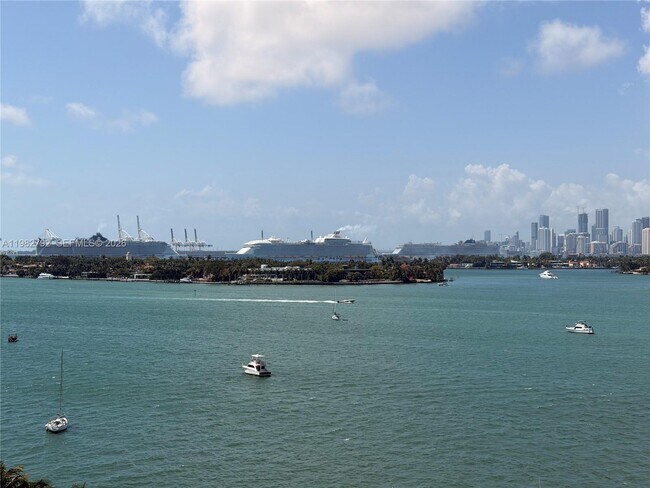 Building Photo - 1500 Bay Rd