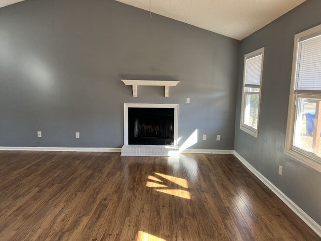 Building Photo - RENTAL HOME 3BD/2BTH