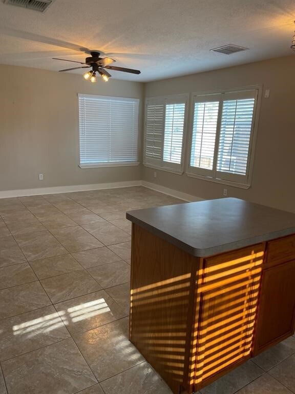 Building Photo - 6226 Kings Oaks Ln