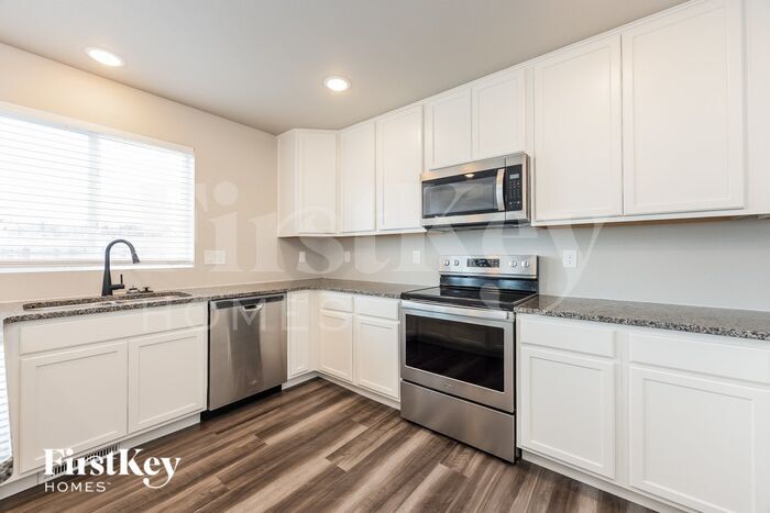 Building Photo - 10153 Luneth Dr