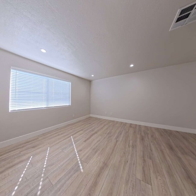 Building Photo - Highly Remodeled | Customer Closets | Gated Community