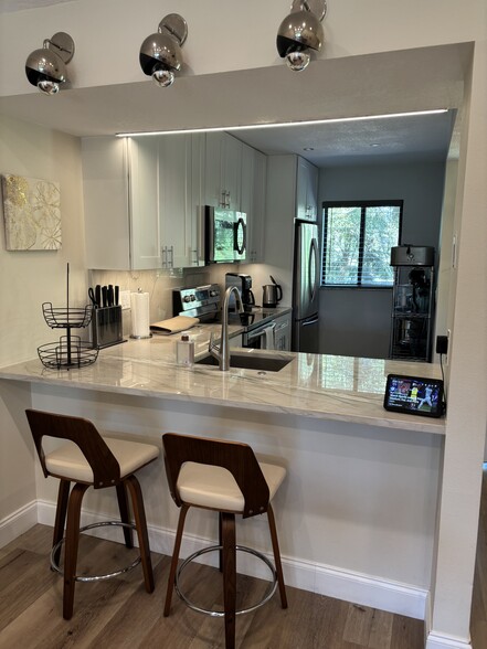 Kitchen - 1709 Pelican Cove Rd