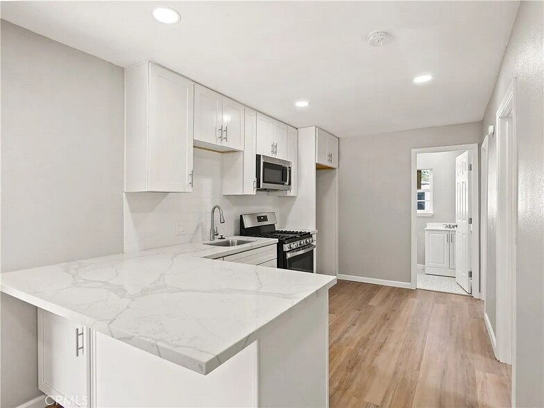 Kitchen - 24140 Ironwood Ave