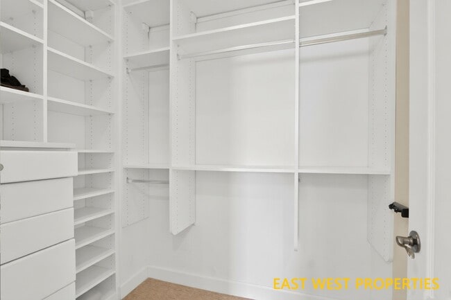 Building Photo - 27 Hathaway