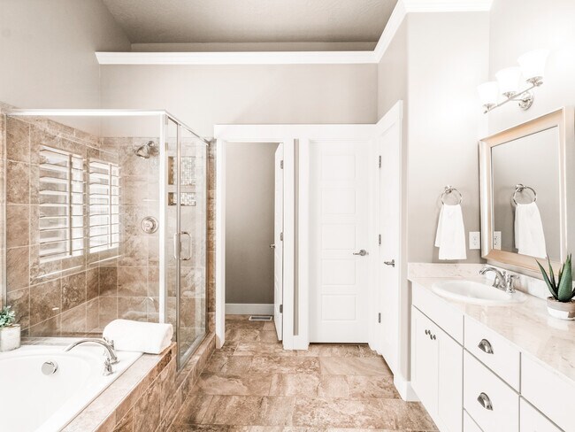 Building Photo - 2670 Weathervane Way S