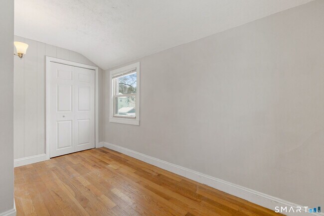 Building Photo - 3 New Hampshire Dr