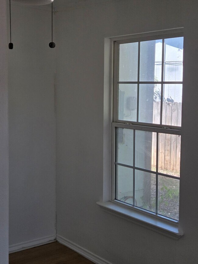 Building Photo - Nice 3 bedroom 1 bath for rent